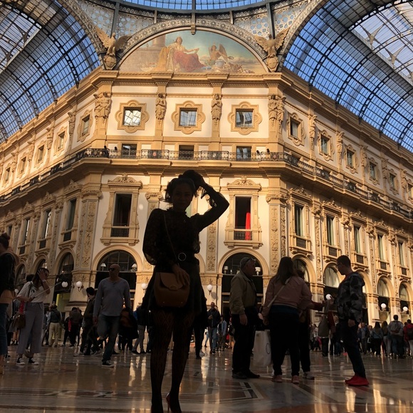 Meet your Posher, Krizia - Picture 4 of 5